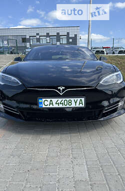 Лифтбек Tesla Model S 2018 в Звенигородке