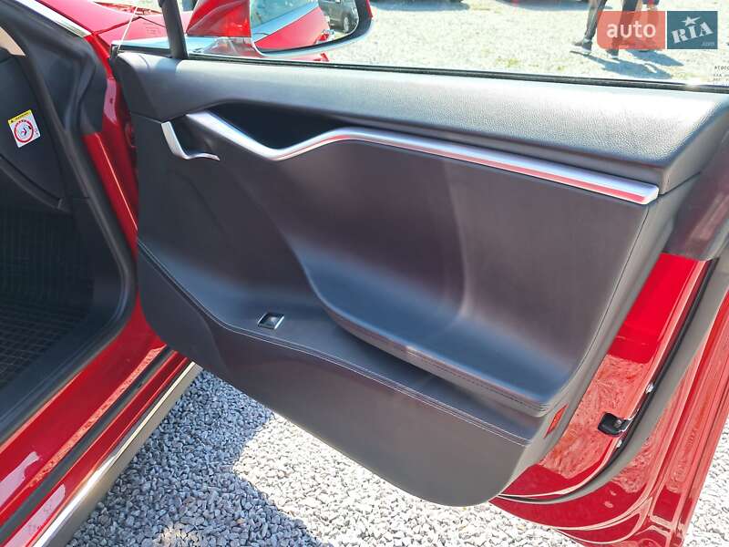 Лифтбек Tesla Model S 2014 в Ровно