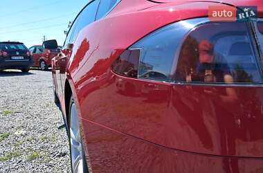 Лифтбек Tesla Model S 2014 в 