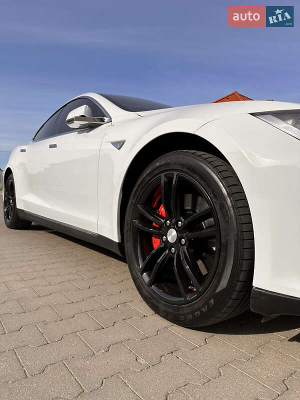 Лифтбек Tesla Model S 2014 в Ровно фото 3 Лифтбек Tesla Model S 2014 в Ровно