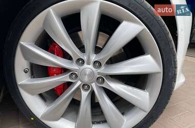 Ліфтбек Tesla Model S 2017 в Запоріжжі