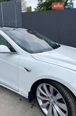 Ліфтбек Tesla Model S 2017 в Запоріжжі
