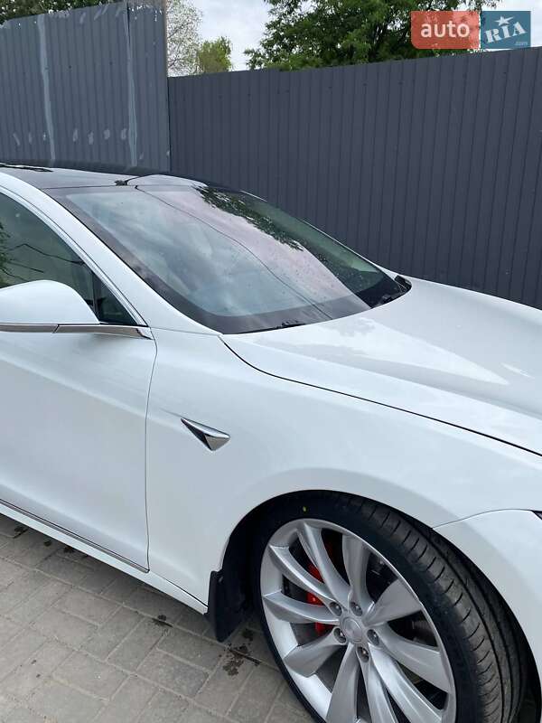 Ліфтбек Tesla Model S 2017 в Запоріжжі