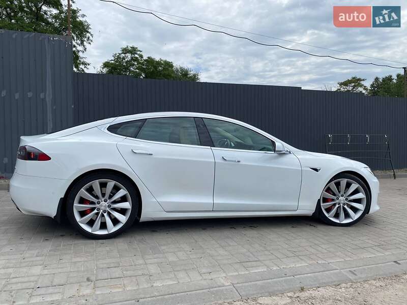 Ліфтбек Tesla Model S 2017 в Запоріжжі