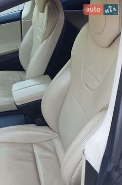 Лифтбек Tesla Model S 2017 в Киеве