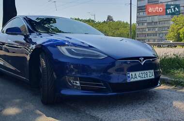 Лифтбек Tesla Model S 2017 в Киеве