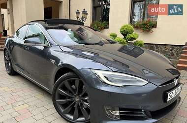 Лифтбек Tesla Model S 2018 в Львове
