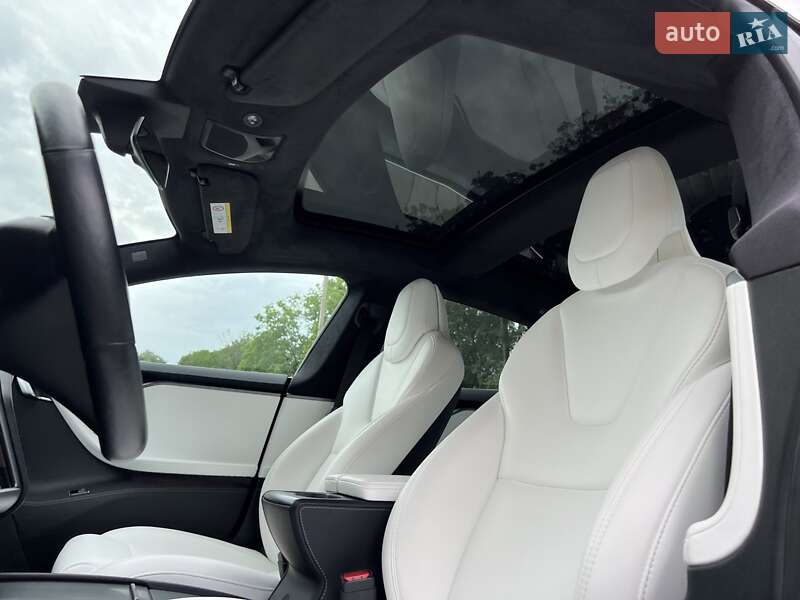 Лифтбек Tesla Model S 2018 в Львове