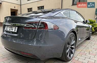 Лифтбек Tesla Model S 2018 в Львове