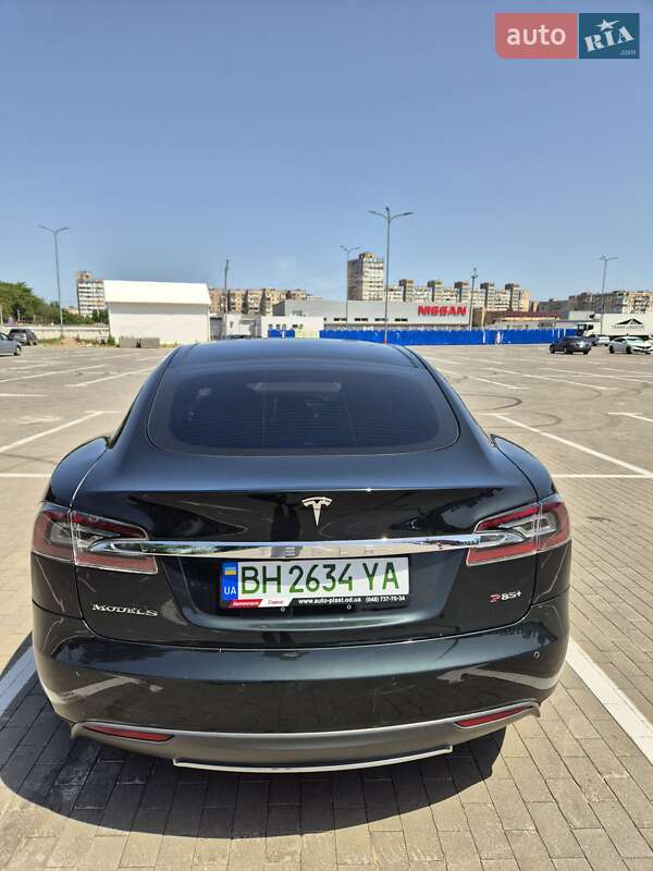 Ліфтбек Tesla Model S 2013 в Одесі