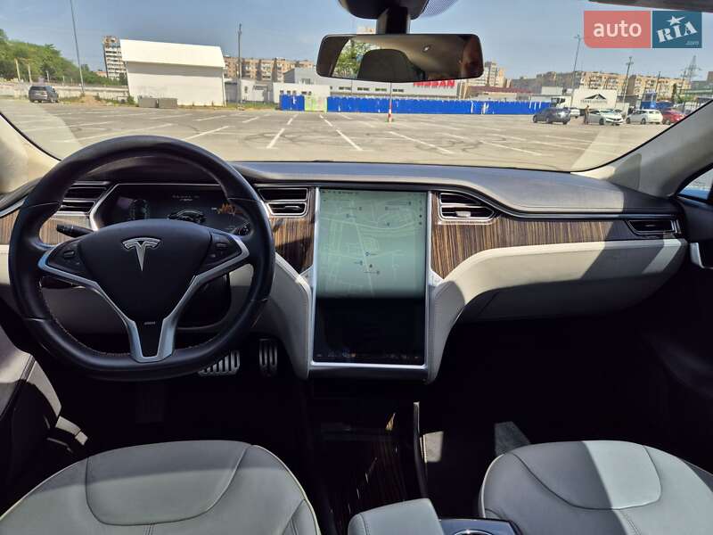 Ліфтбек Tesla Model S 2013 в Одесі