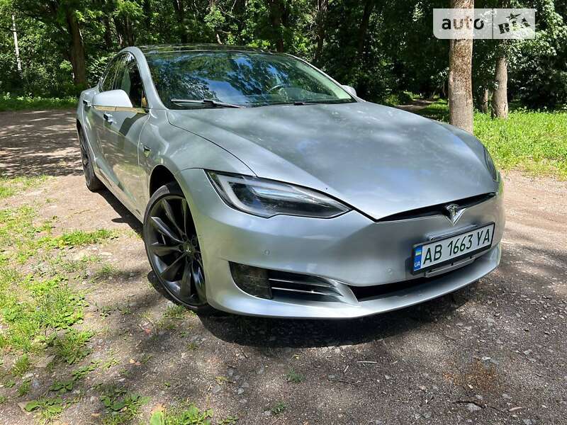 Ліфтбек Tesla Model S 2016 в Вінниці