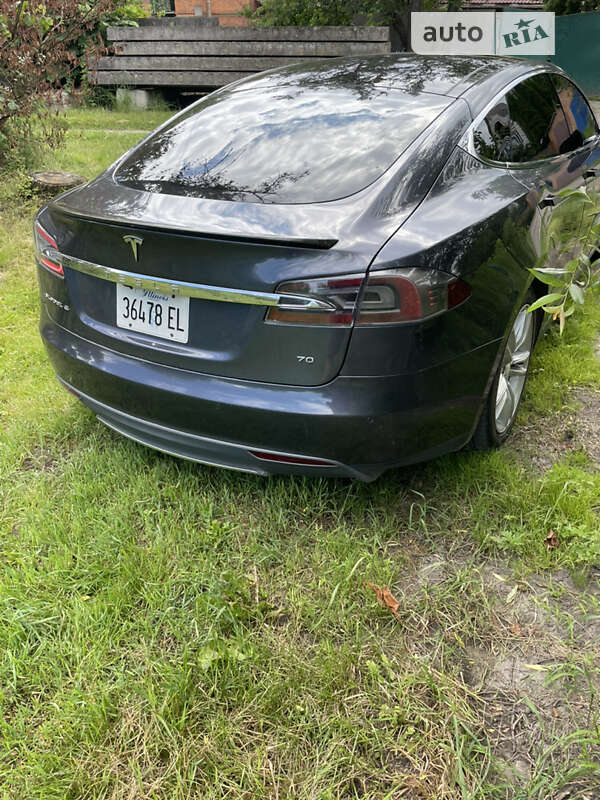 Ліфтбек Tesla Model S 2015 в Ромнах фото 5 Ліфтбек Tesla Model S 2015 в Ромнах