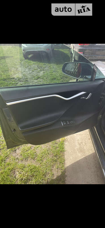 Ліфтбек Tesla Model S 2015 в Ромнах фото 17 Ліфтбек Tesla Model S 2015 в Ромнах