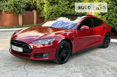 Лифтбек Tesla Model S 2014 в Киеве