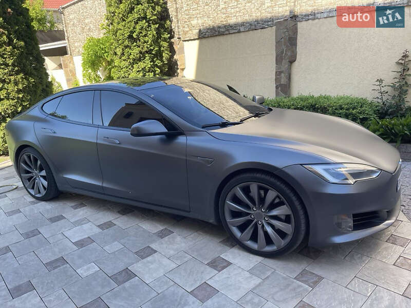 Tesla Model S 2016