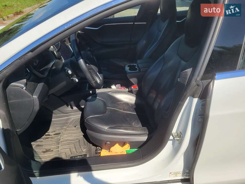 Лифтбек Tesla Model S 2014 в Киеве