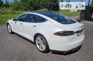 Лифтбек Tesla Model S 2014 в Киеве