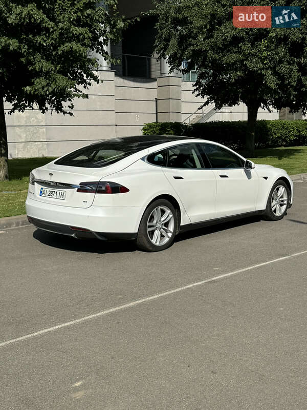 Хэтчбек Tesla Model S 2013 в Киеве