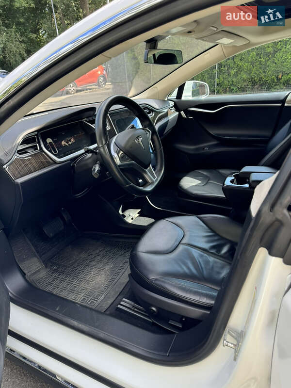 Хэтчбек Tesla Model S 2013 в Киеве