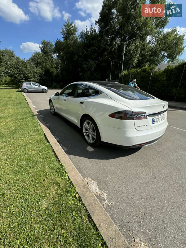 Хэтчбек Tesla Model S 2013 в Киеве