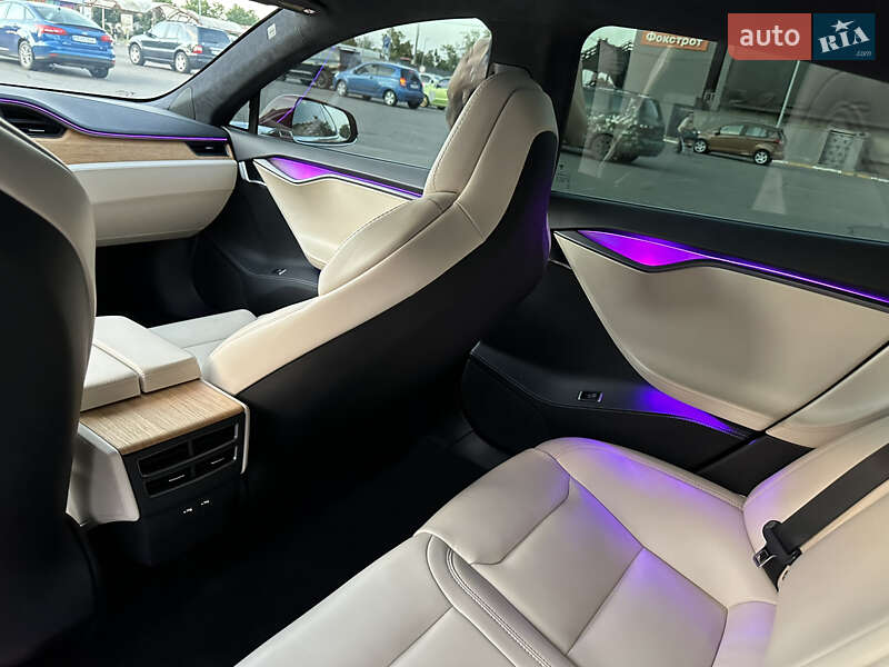 Ліфтбек Tesla Model S 2019 в Миколаєві фото 17 Ліфтбек Tesla Model S 2019 в Миколаєві