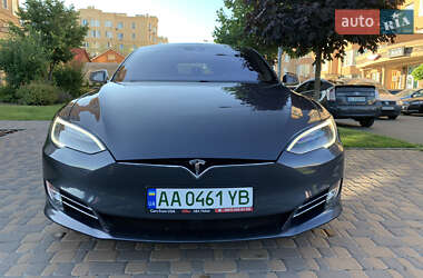 Лифтбек Tesla Model S 2016 в 
