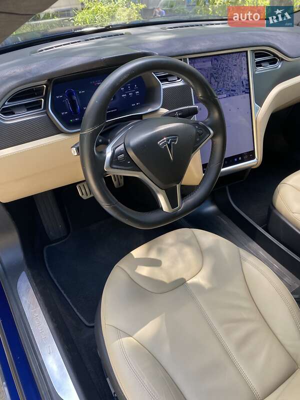 Лифтбек Tesla Model S 2015 в Днепре