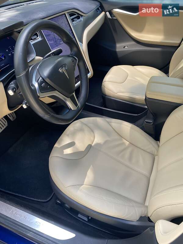 Лифтбек Tesla Model S 2015 в Днепре