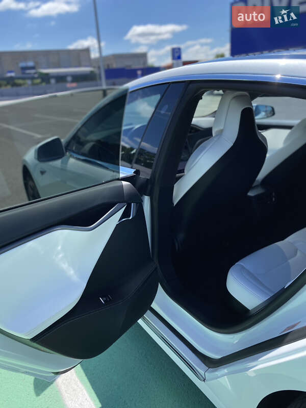 Лифтбек Tesla Model S 2018 в Полтаве