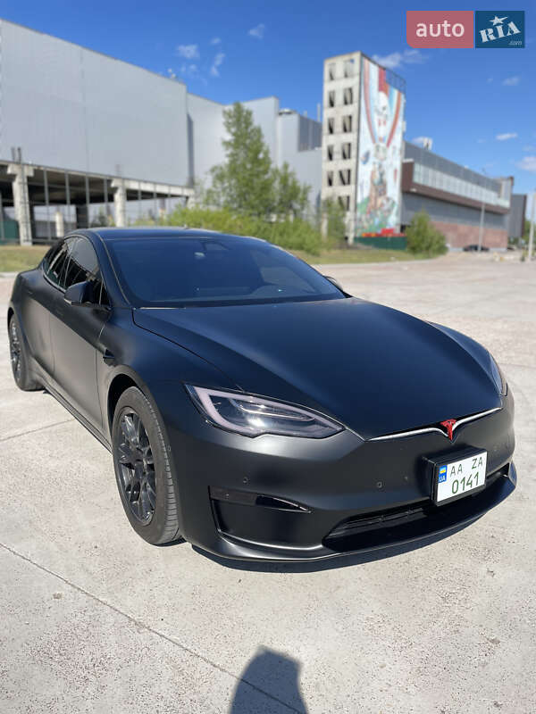 Tesla Model S 2021