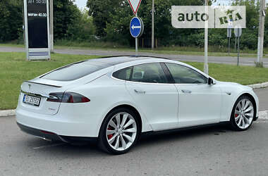 Лифтбек Tesla Model S 2015 в Ровно