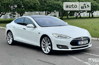 Лифтбек Tesla Model S 2015 в Ровно