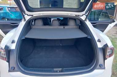 Лифтбек Tesla Model S 2018 в 