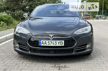 Ліфтбек Tesla Model S 2015 в Києві