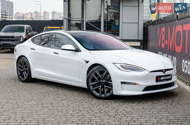 Tesla Model S 2021