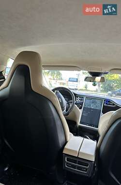 Хэтчбек Tesla Model S 2016 в 