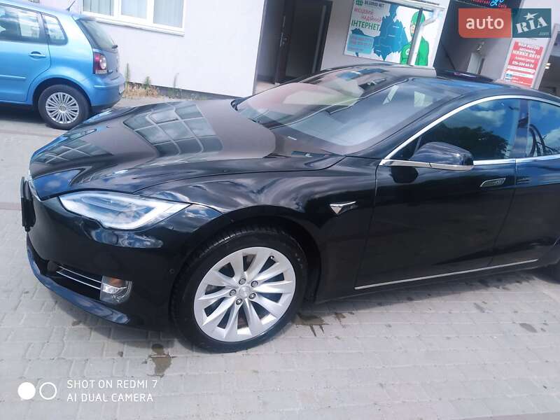 Лифтбек Tesla Model S 2018 в Киеве фото 4 Лифтбек Tesla Model S 2018 в Киеве