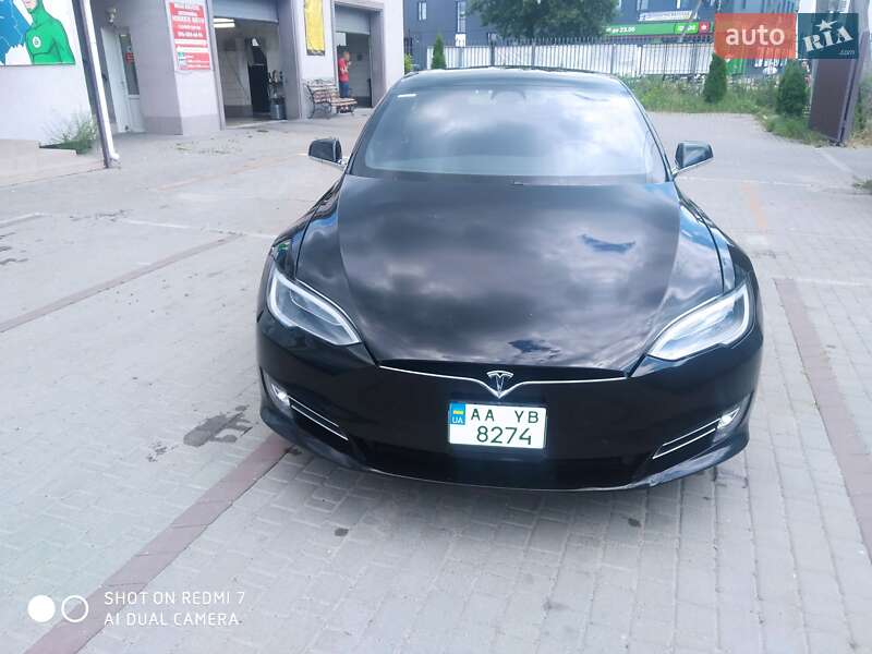 Tesla Model S 2018