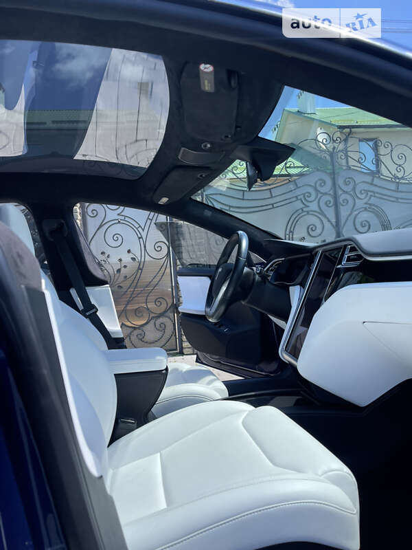 Ліфтбек Tesla Model S 2017 в Хмельницькому