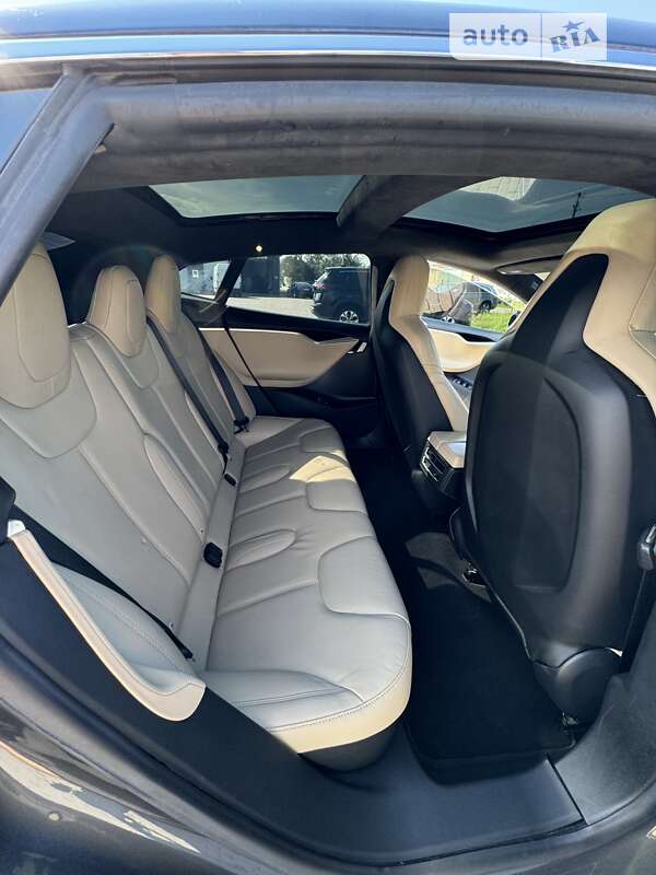 Лифтбек Tesla Model S 2016 в Белой Церкви