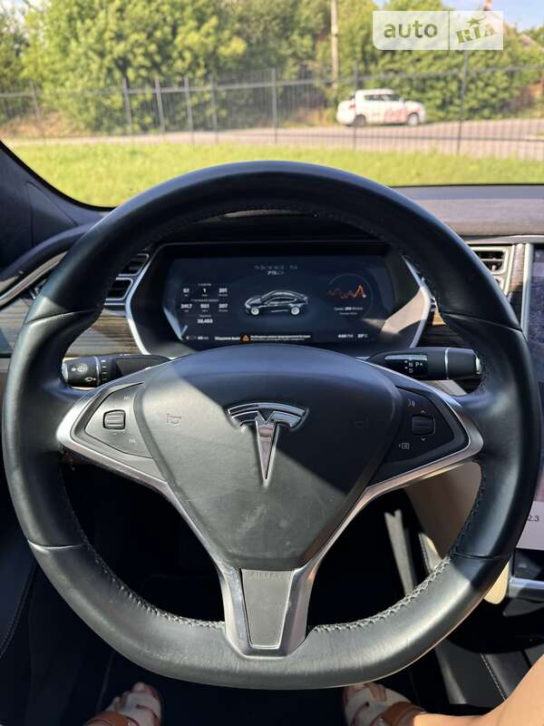 Лифтбек Tesla Model S 2016 в Белой Церкви