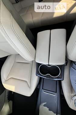 Лифтбек Tesla Model S 2016 в 
