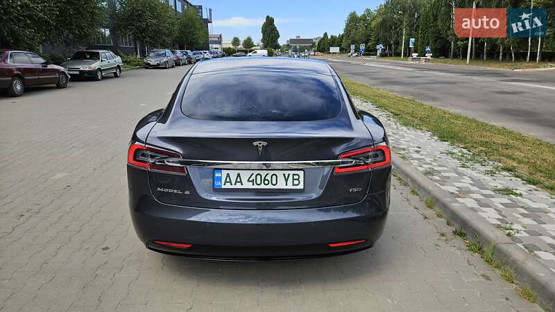 Лифтбек Tesla Model S 2018 в Белой Церкви