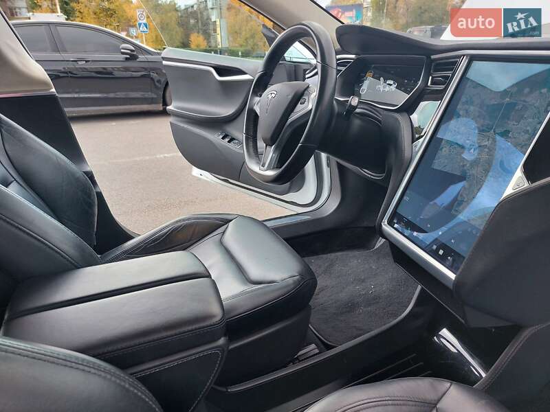 Ліфтбек Tesla Model S 2015 в Харкові