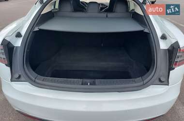 Лифтбек Tesla Model S 2015 в 