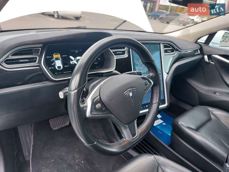 Ліфтбек Tesla Model S 2015 в Харкові