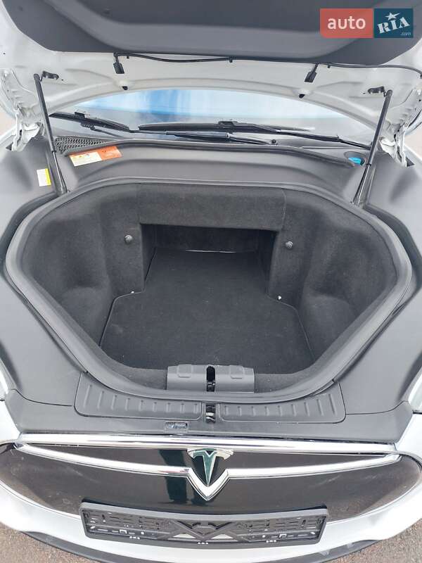 Ліфтбек Tesla Model S 2015 в Харкові