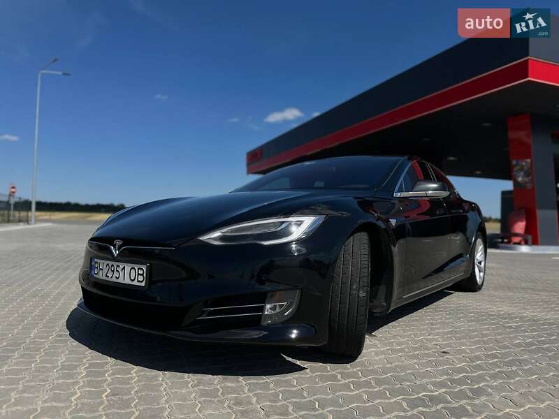 Ліфтбек Tesla Model S 2017 в Одесі