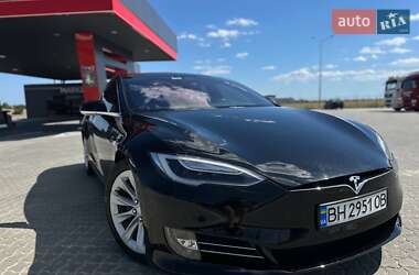 Лифтбек Tesla Model S 2017 в 